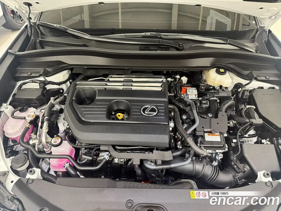 Lexus UX 2025 2.0 вариатор, фото 6 Lexus UX 2025 2.0 вариатор, фото 6