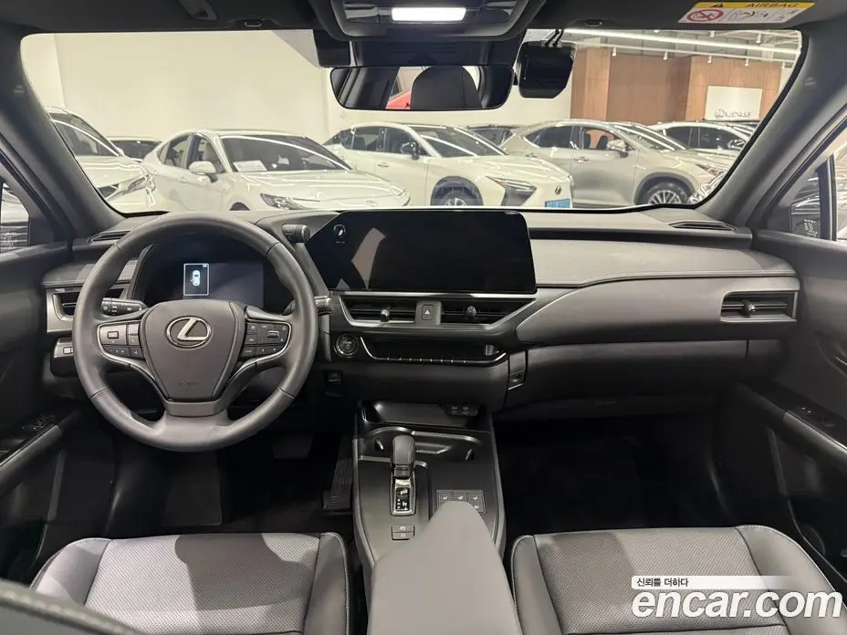 Lexus UX 2025 2.0 вариатор, фото 8 Lexus UX 2025 2.0 вариатор, фото 8
