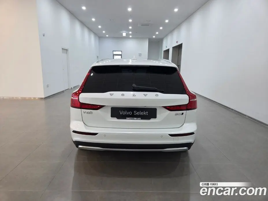 Volvo V60 2026 2.0 АКПП, фото 4