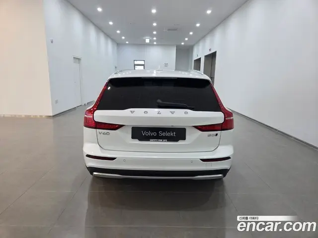 Volvo V60 2026 2.0 АКПП, миниатюра 4