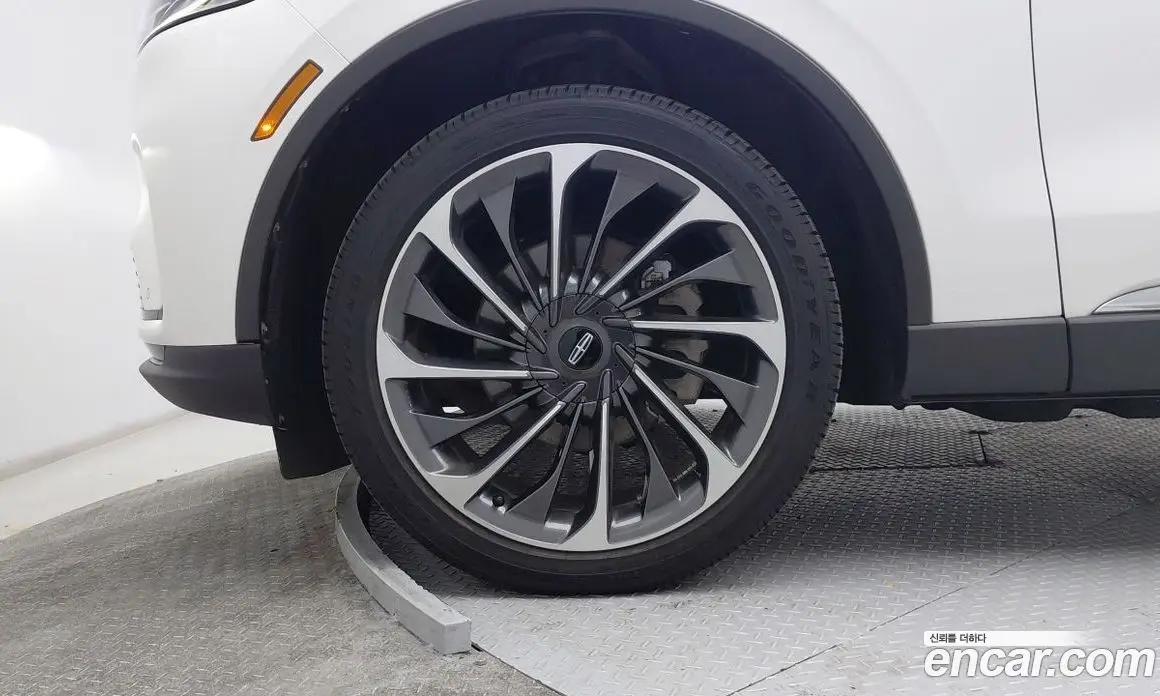 Lincoln Aviator 2025 3.0 АКПП, фото 3