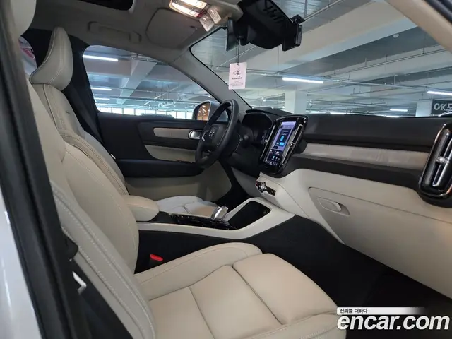 Volvo XC40 2025 2.0 АКПП, миниатюра 9