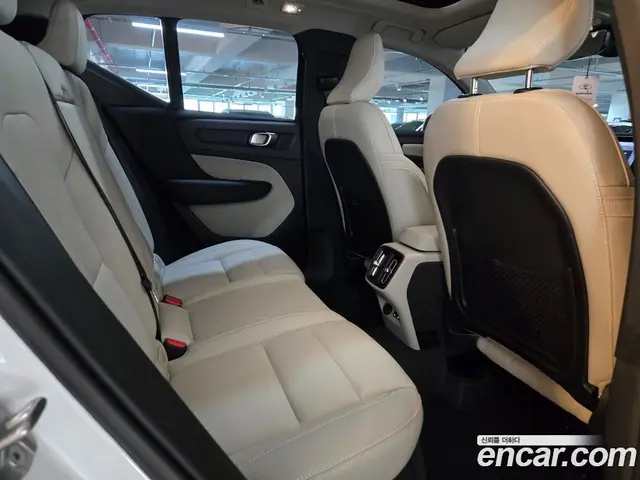Volvo XC40 2025 2.0 АКПП, миниатюра 10