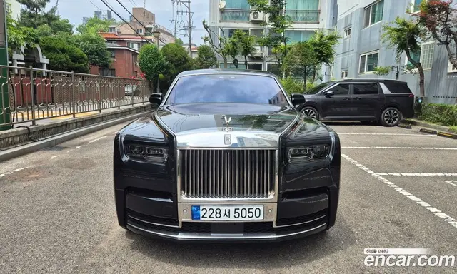 Rolls-Royce Phantom 2023 6.7 АКПП, миниатюра 3