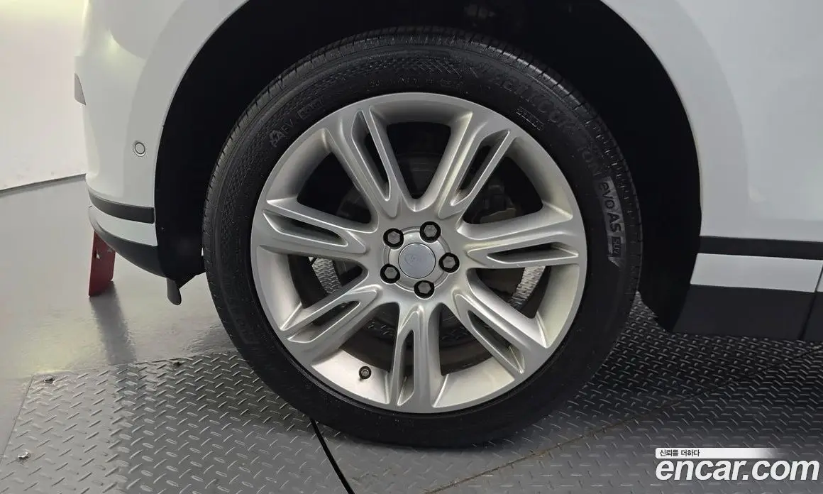 Land Rover Range Rover Velar 2019 2.0 АКПП, фото 5