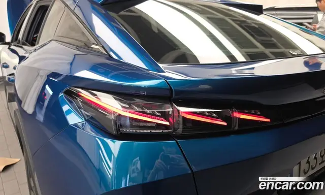 Peugeot 408 2023 1.2 АКПП, миниатюра 8