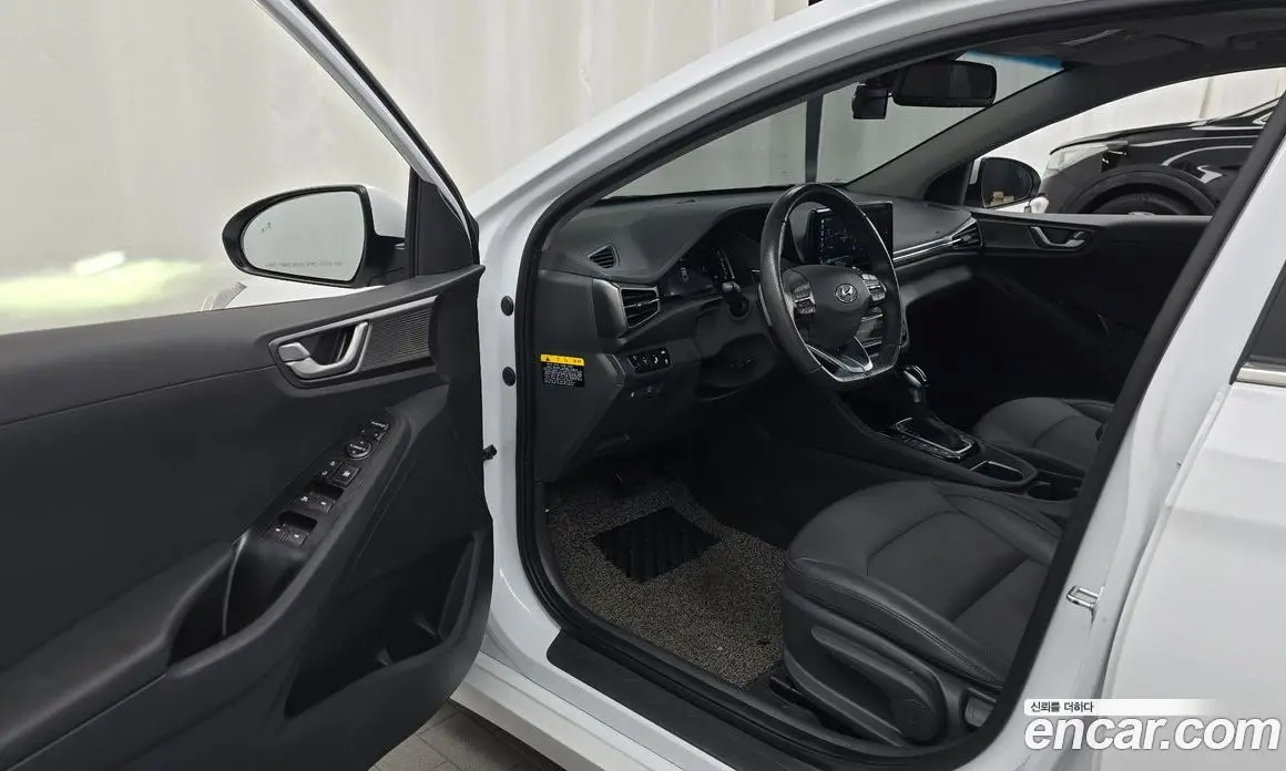 Hyundai Ioniq 2019 1.6 АКПП, фото 10