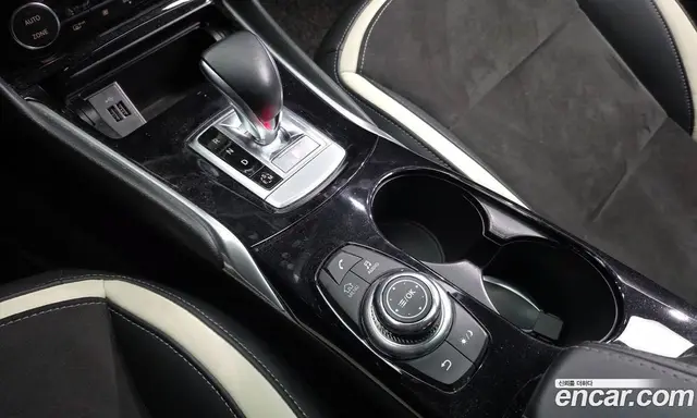 Infiniti Q30 2018 2.0 АКПП, миниатюра 9