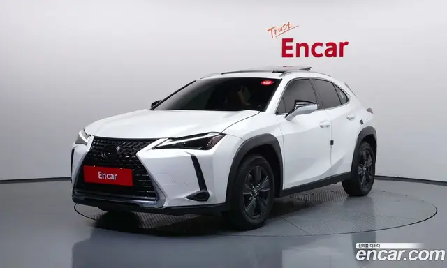 Lexus UX, 2023, 66 291 км