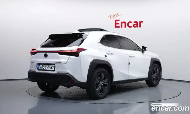 Lexus UX 2023 2.0 АКПП, миниатюра 2 Lexus UX 2023 2.0 АКПП, миниатюра 2
