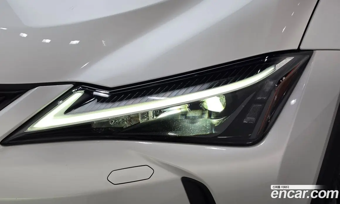 Lexus UX 2023 2.0 АКПП, фото 8 Lexus UX 2023 2.0 АКПП, фото 8