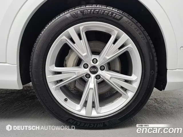 Audi Q8 2023 3.0 АКПП, миниатюра 5