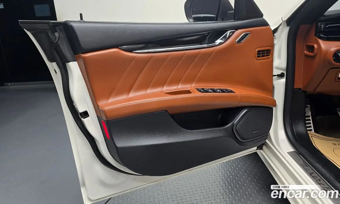 Maserati Quattroporte 2019 3.0 АКПП, фото 14