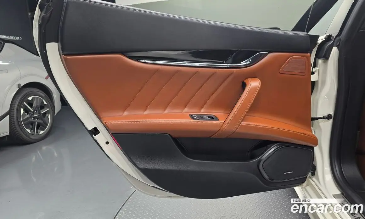 Maserati Quattroporte 2019 3.0 АКПП, фото 15