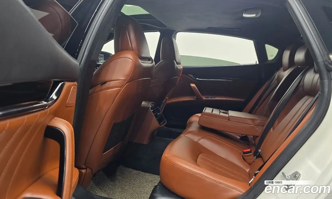 Maserati Quattroporte 2019 3.0 АКПП, фото 18