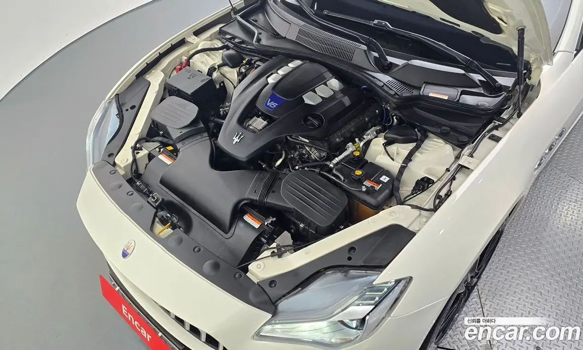 Maserati Quattroporte 2019 3.0 АКПП, фото 6