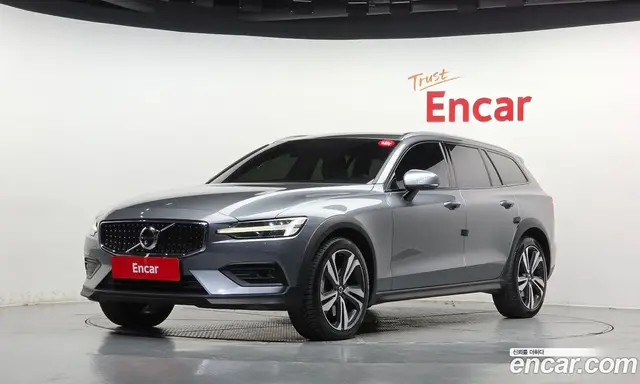 Volvo V60, 2019, 125 302 км