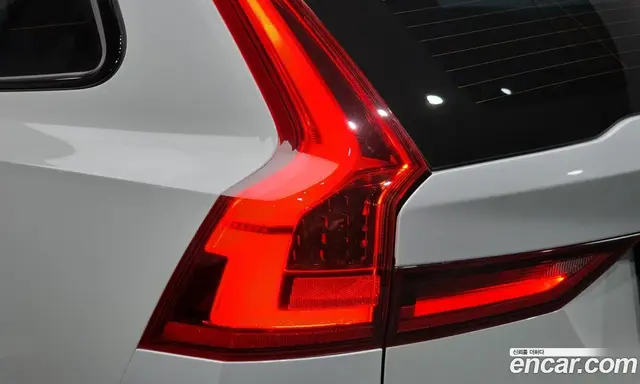 Volvo V90 2019 2.0 АКПП, миниатюра 8 Volvo V90 2019 2.0 АКПП, миниатюра 8
