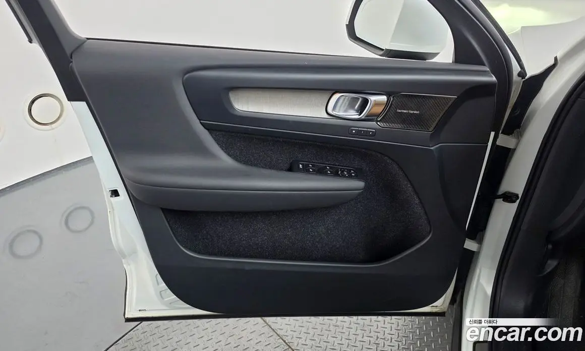 Volvo XC40 2019 2.0 АКПП, фото 14