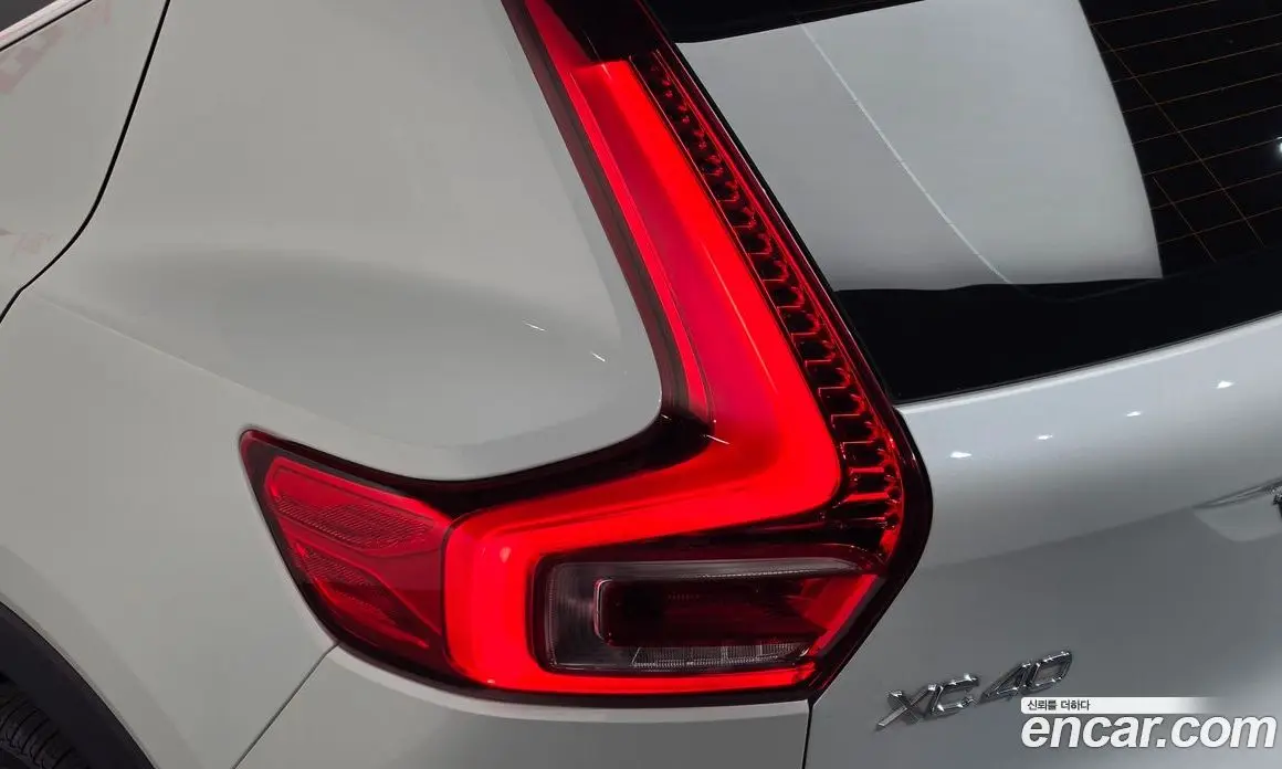 Volvo XC40 2019 2.0 АКПП, фото 9