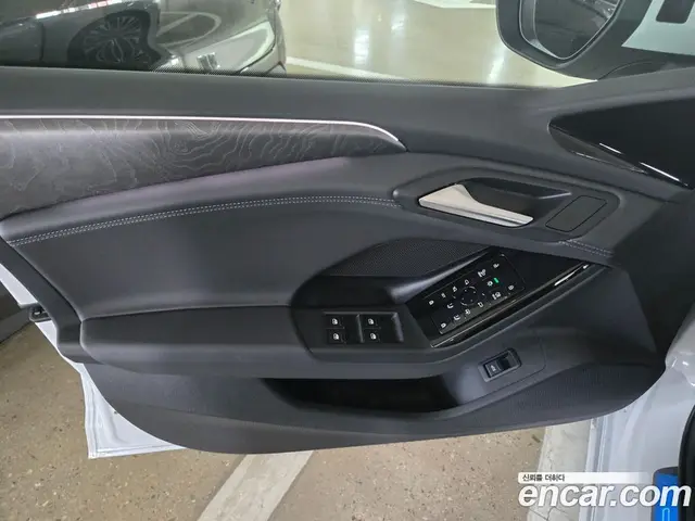 Audi A6 e-tron 2025 АКПП, миниатюра 11