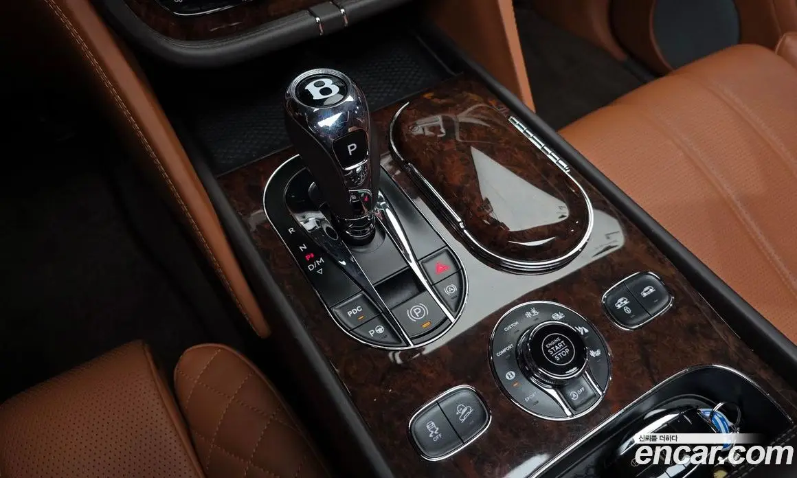 Bentley Bentayga 2017 6.0 АКПП, фото 12