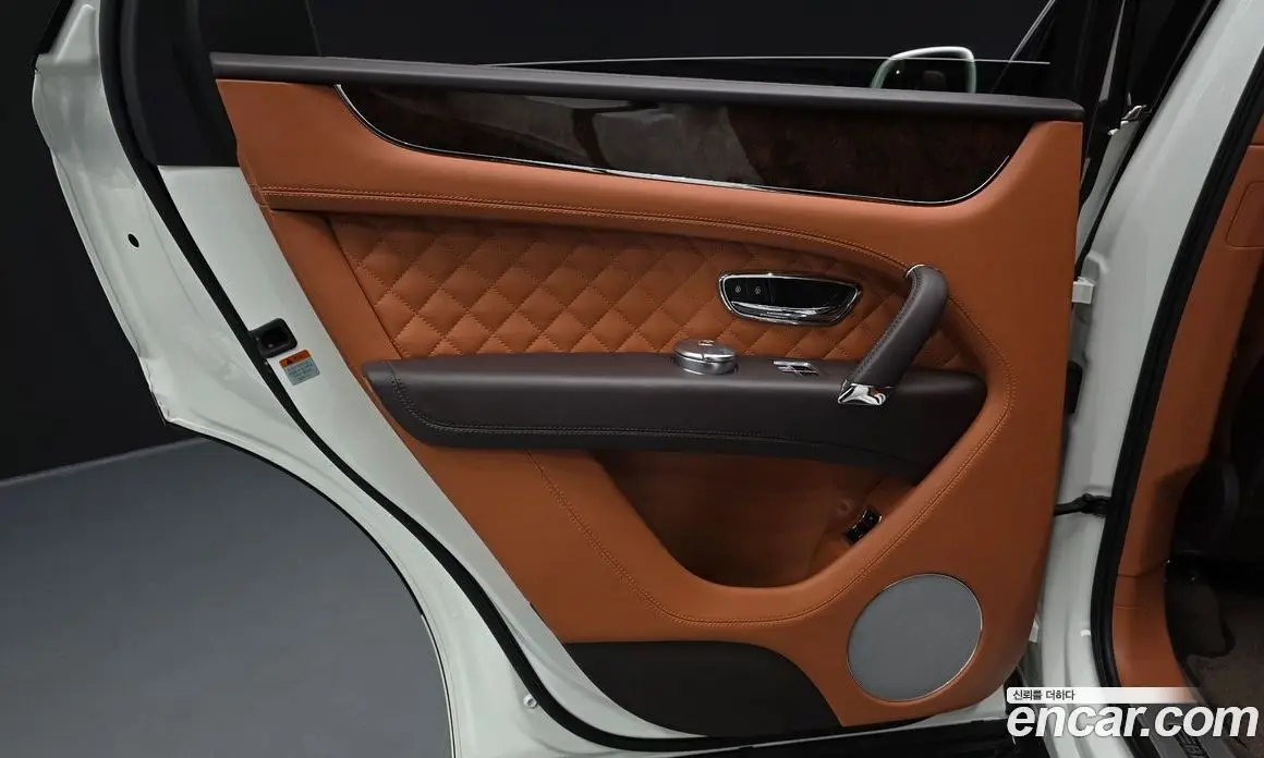 Bentley Bentayga 2017 6.0 АКПП, фото 15