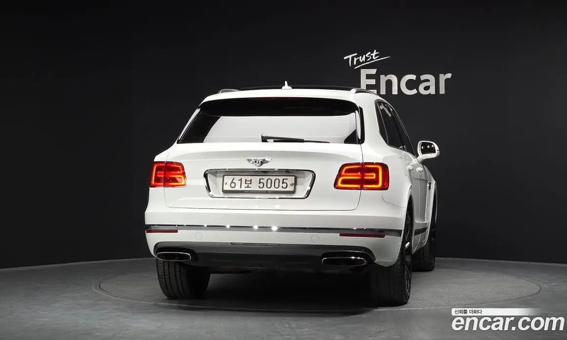 Bentley Bentayga 2017 6.0 АКПП, фото 4