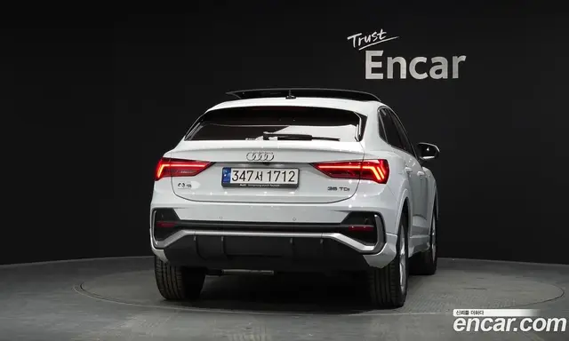 Audi Q3 2022 2.0 АКПП, миниатюра 3