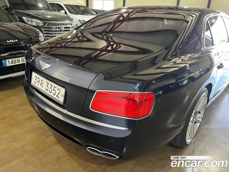 Bentley Flying Spur 2018 4.0 АКПП, фото 9