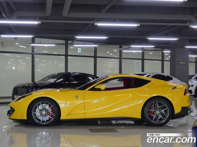 Ferrari 812 2020 6.5 АКПП, миниатюра 2