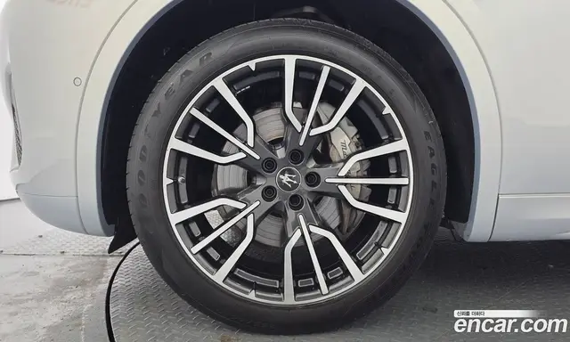 Maserati Grecale 2023 2.0 АКПП, миниатюра 5 Maserati Grecale 2023 2.0 АКПП, миниатюра 5
