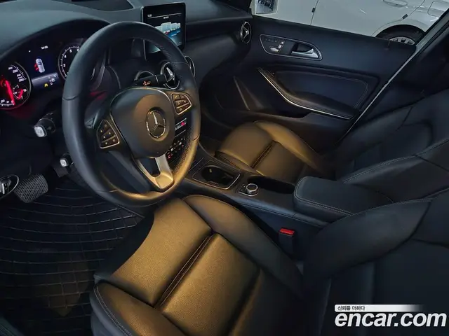 Mercedes-Benz A-Class 2017 1.6 АКПП, миниатюра 7