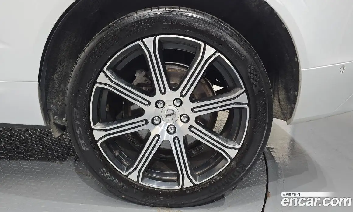Volvo XC60 2018 2.0 АКПП, фото 5
