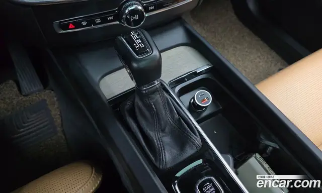 Volvo XC60 2018 2.0 АКПП, миниатюра 9