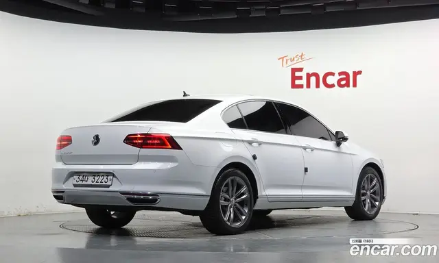 Volkswagen Passat 2018 2.0 АКПП, миниатюра 2
