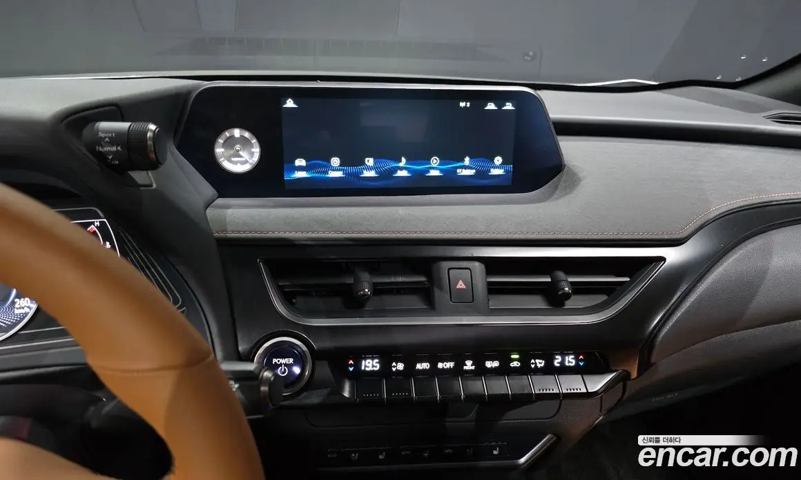 Lexus UX 2019 2.0 АКПП, фото 20 Lexus UX 2019 2.0 АКПП, фото 20