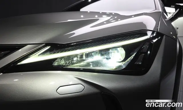 Lexus UX 2019 2.0 АКПП, миниатюра 8 Lexus UX 2019 2.0 АКПП, миниатюра 8