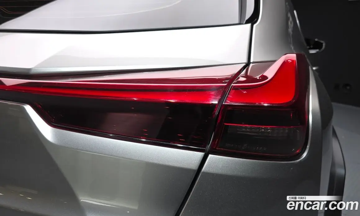 Lexus UX 2019 2.0 АКПП, фото 9 Lexus UX 2019 2.0 АКПП, фото 9