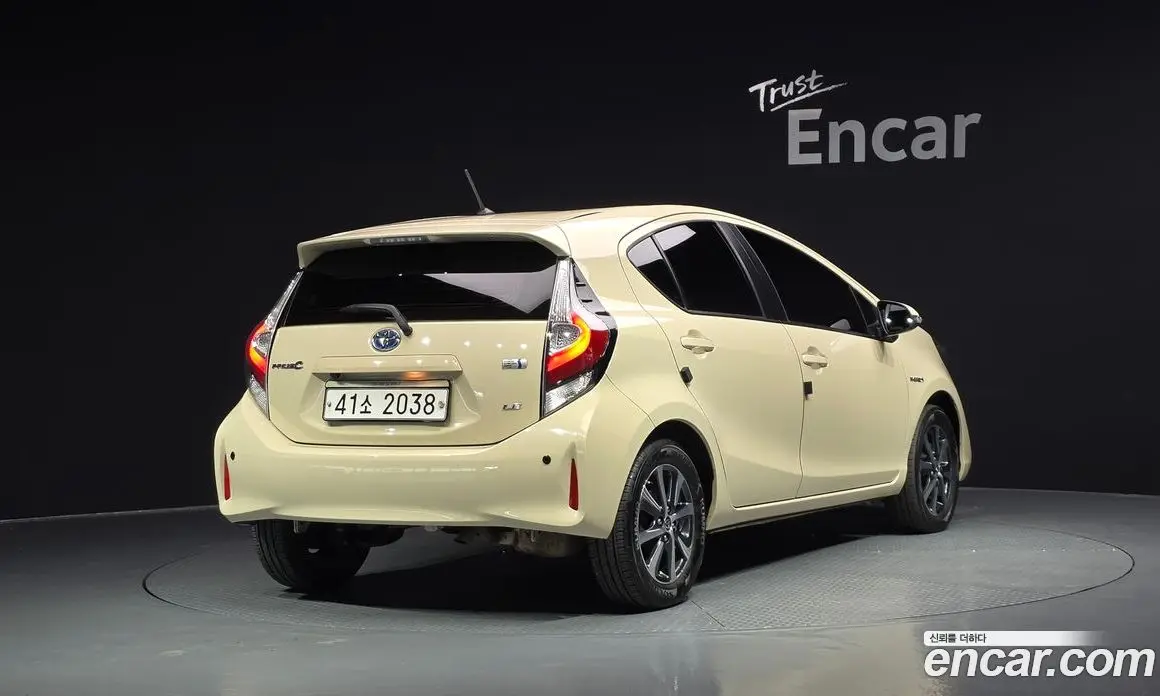 Toyota Prius 2019 1.5 АКПП, фото 1
