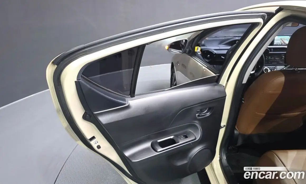 Toyota Prius 2019 1.5 АКПП, фото 14