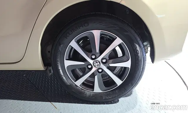 Toyota Prius 2019 1.5 АКПП, миниатюра 6