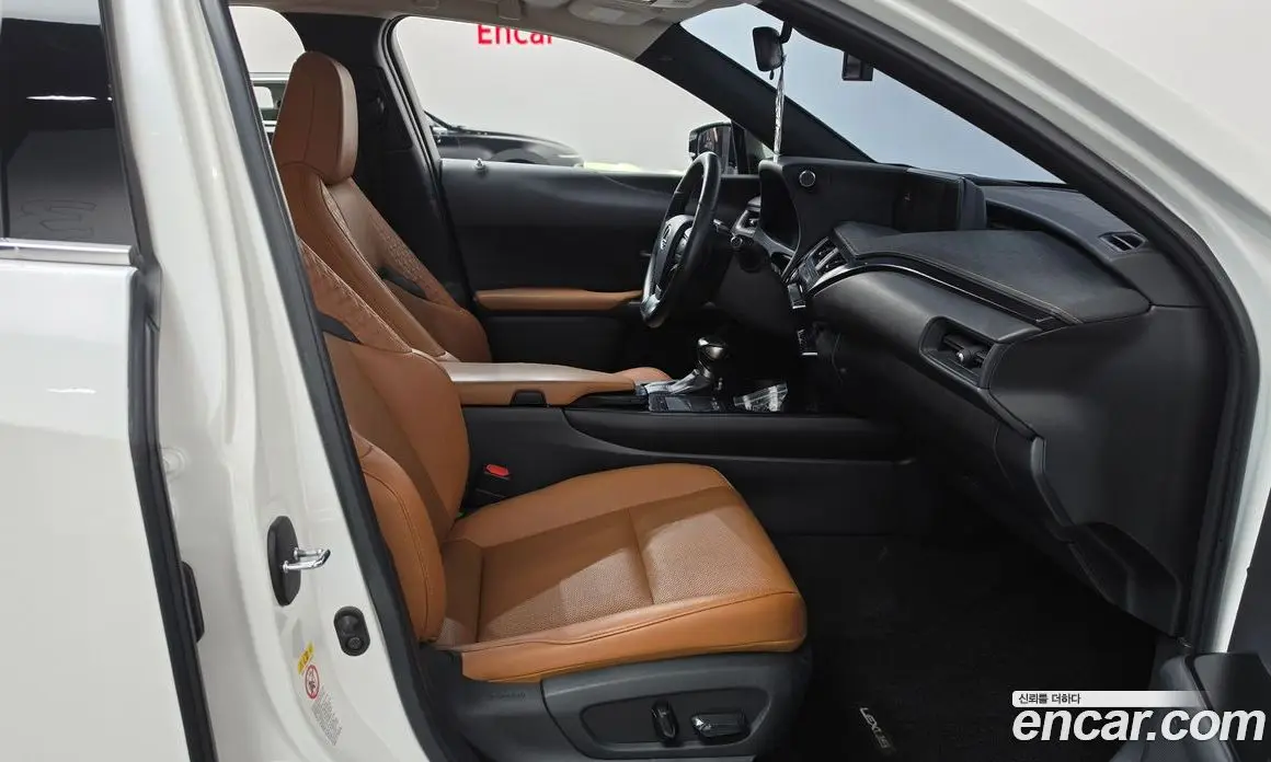 Lexus UX 2019 2.0 АКПП, фото 11 Lexus UX 2019 2.0 АКПП, фото 11