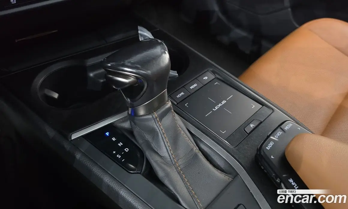 Lexus UX 2019 2.0 АКПП, фото 9 Lexus UX 2019 2.0 АКПП, фото 9