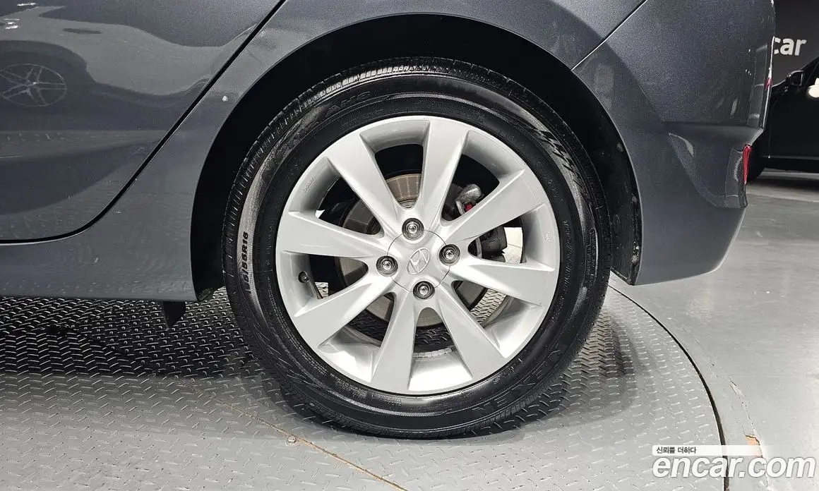 Hyundai Accent 2012 1.6 МКПП, фото 5