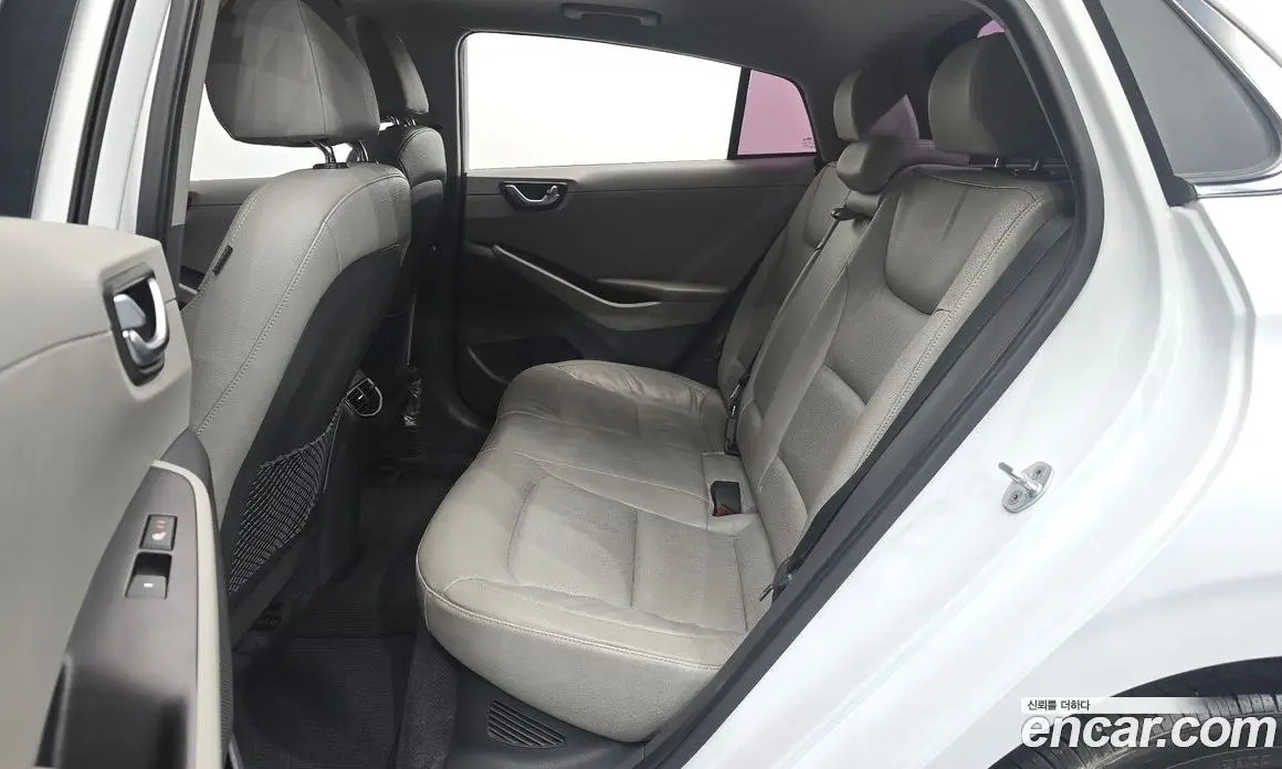 Hyundai Ioniq 2016 1.6 АКПП, фото 17