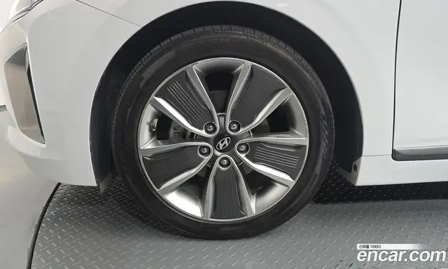 Hyundai Ioniq 2016 1.6 АКПП, миниатюра 4