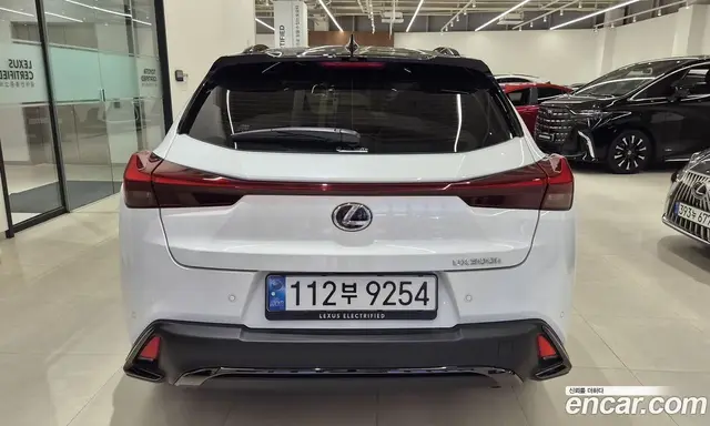 Lexus UX 2025 2.0 вариатор, миниатюра 4 Lexus UX 2025 2.0 вариатор, миниатюра 4