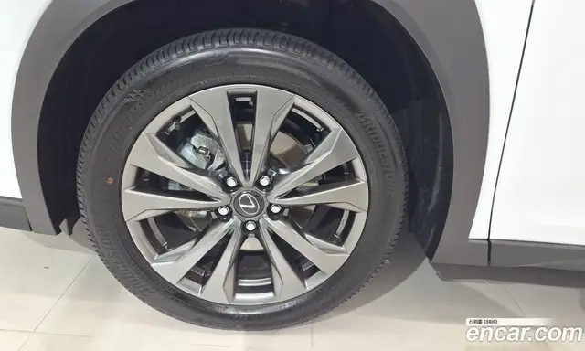 Lexus UX 2025 2.0 вариатор, миниатюра 5 Lexus UX 2025 2.0 вариатор, миниатюра 5