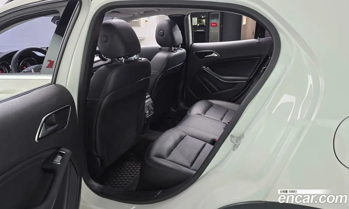 Mercedes-Benz GLA-Class 2017 2.0 АКПП, фото 11